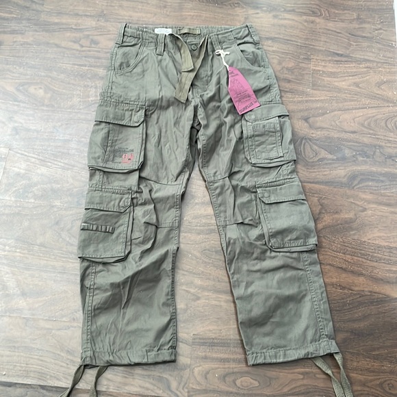 Oversized Cargo Pants in Olive Wash - Picture 3 of 6